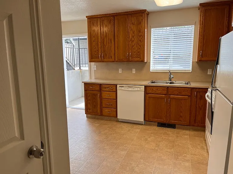 1172 N 185 W #1172 — Photo 3