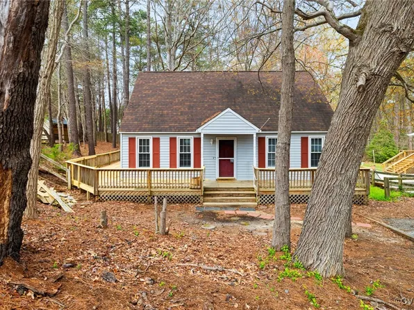 11112 Timonium Dr, Chester, VA 23831