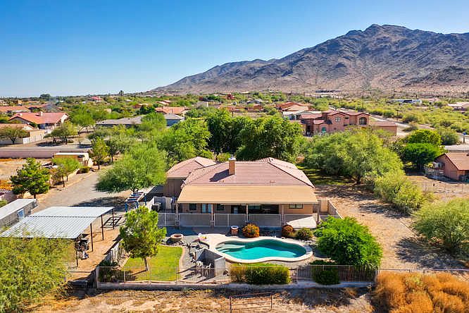 Stunning mountain views! 