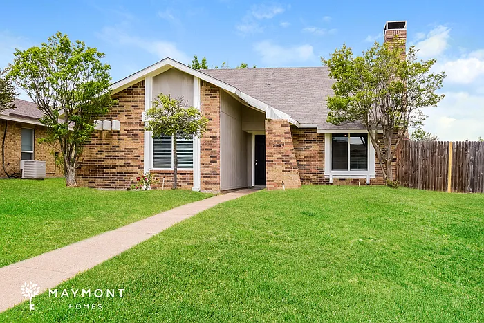3 bed, 2.0 bath, 1731 sqft, $1,970 — Photo 1