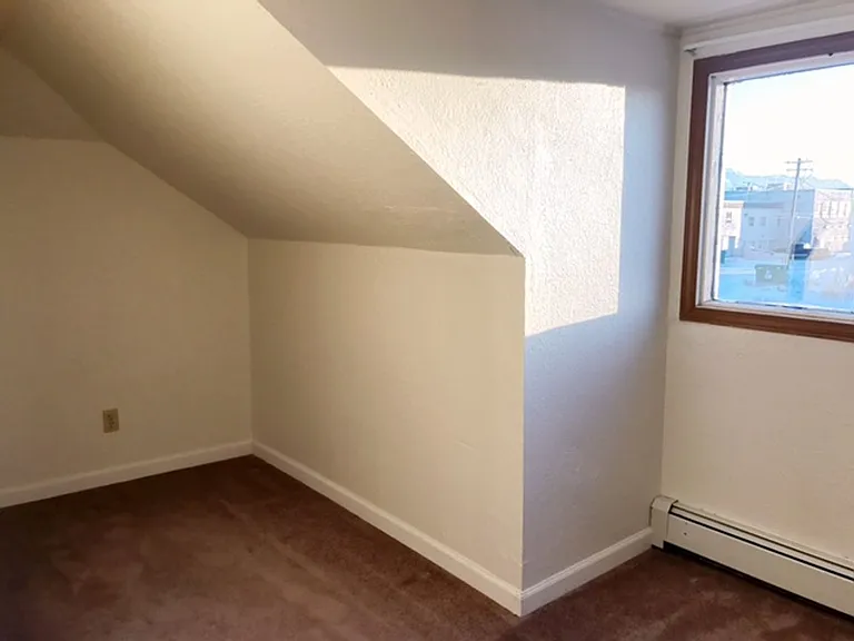 1335 Hyder St — Photo 112