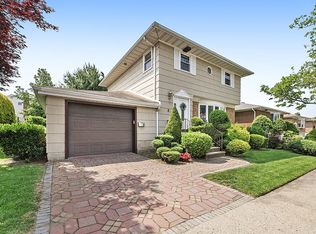 18 Fayette Ave, Staten Island, NY 10305