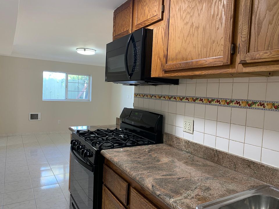 1st image of 959 Higate Dr