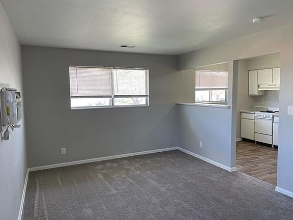 3rd image of 914 W Lake Ave APT 1