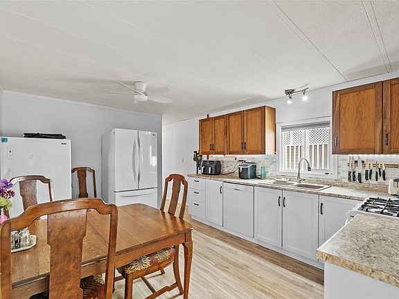 3rd image of 1440 Ord Rd #13