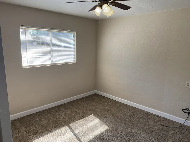 412 Alameda Ave — Photo 7