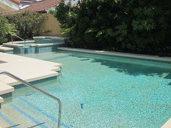 4th image of 10836 Garland Dr