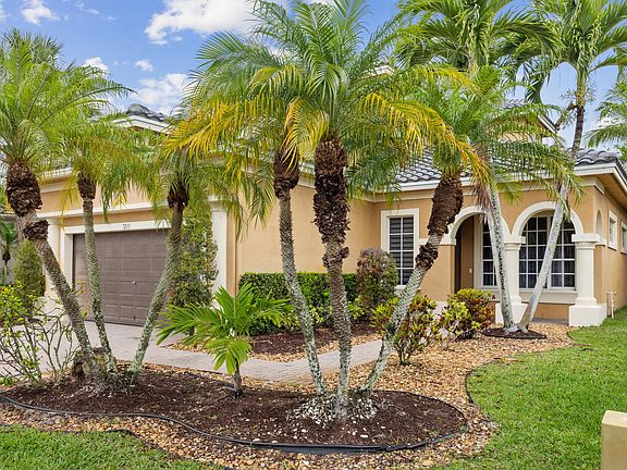 4th image of 7233 NW 116th Way