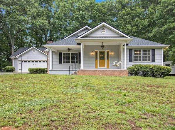 49 Pleasant St, Danielsville, GA 30633