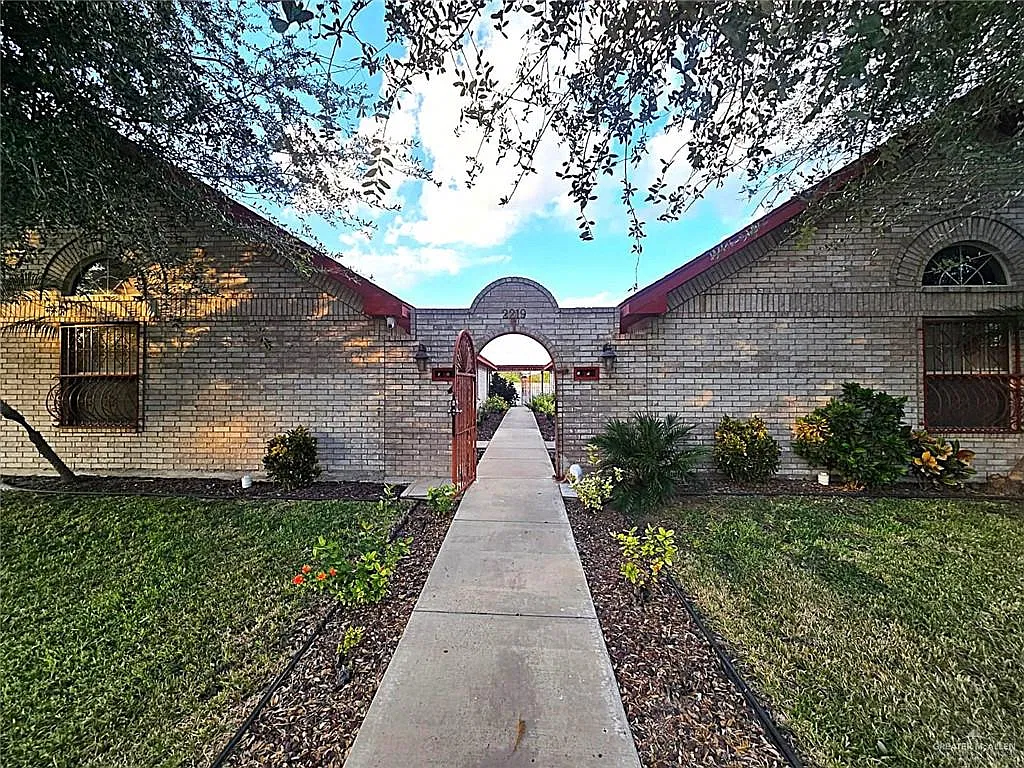 2 bed, 2.0 bath, 952 sqft, $850 — Photo 1