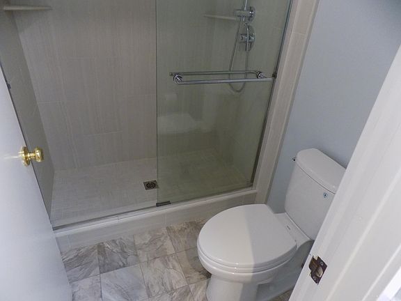 4th image of 635 Lytton Ave