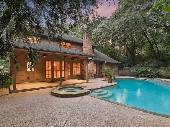 3rd image of 2922 Crystal Falls Dr