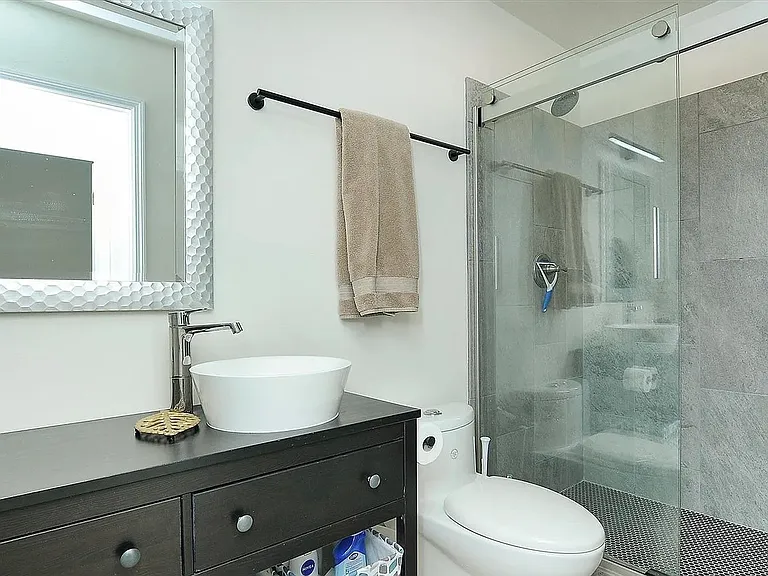 408 Eddy Ln — Photo 9