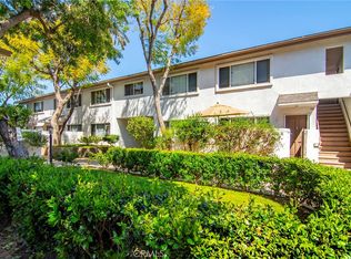 18555 Collins St APT C14, Tarzana, CA 91356