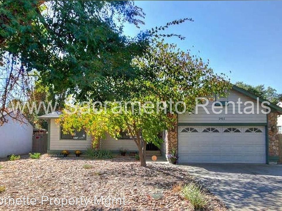 1st image of 2921 Glacier St