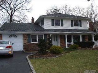 8 Cornelia Ln, Lake Grove, NY 11755