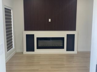 408 Ferry Rd #2, Winnipeg, MB R3J 1W4