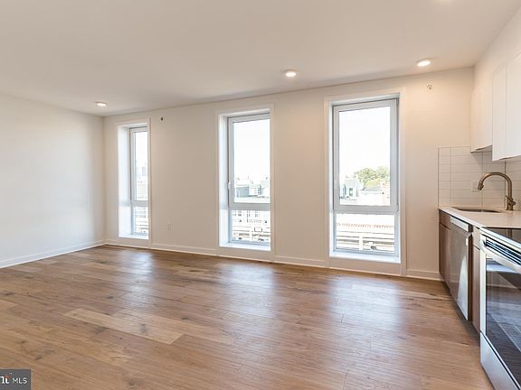 3rd image of 1416 Frankford Ave #305