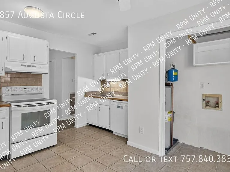 2857 Augusta Cir — Photo 25