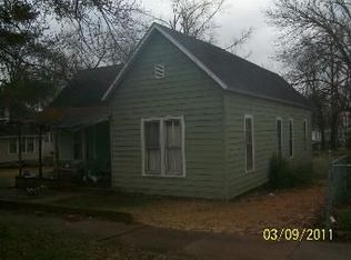 321 N 3rd St, Central City, KY 42330