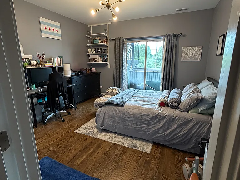 1643 N Rockwell St #2 — Photo 13