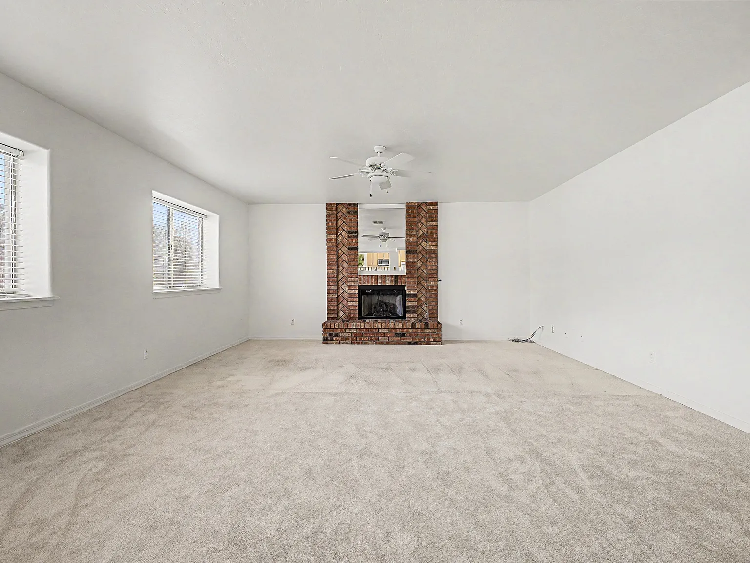 5 bed, 3354 sqft, $3,100 — Photo 4