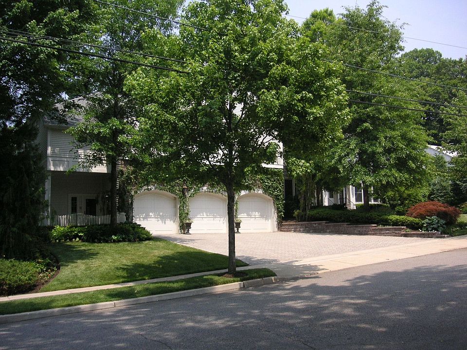 1st image of 822 Schirra Dr