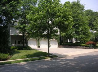 822 Schirra Dr, Oradell, NJ 07649