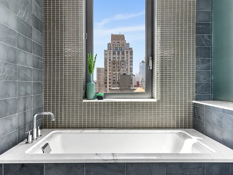 300 E 79th St #PHCD — Photo 10