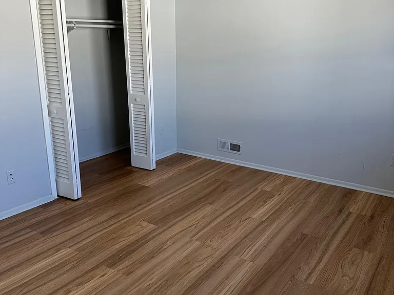 12 Colonial Dr #2 — Photo 6