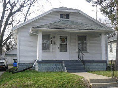 1st image of 951 Walton Ave