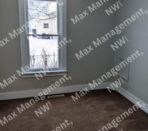 4th image of 7014 Columbia Ave