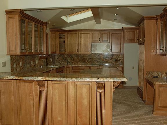 2nd image of 4941 Nipomo Dr