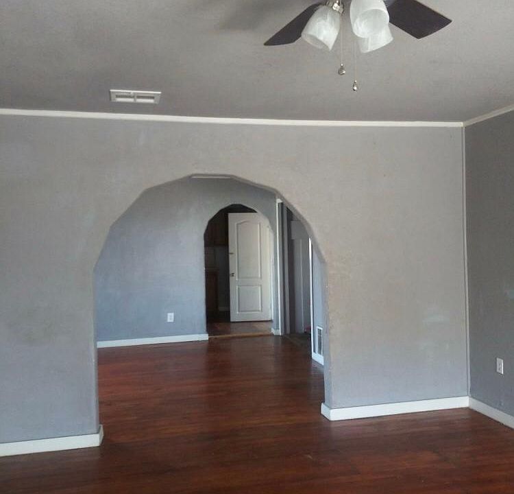 2nd image of 1907 N Columbia Ave