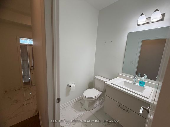 4th image of 6 Reigate Ave