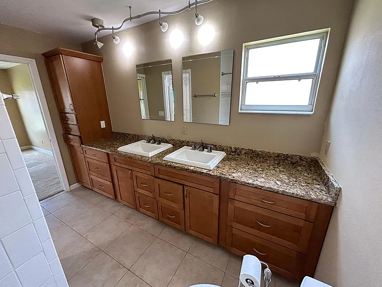 10816 Waterford Ct — Photo 18