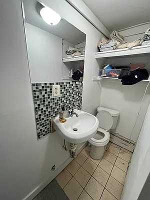 Rented by Delmark Realty LLC | media 19