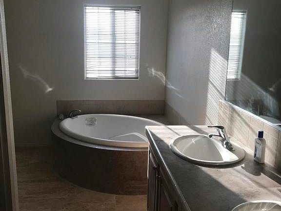 4th image of 2907 S 358th Ave