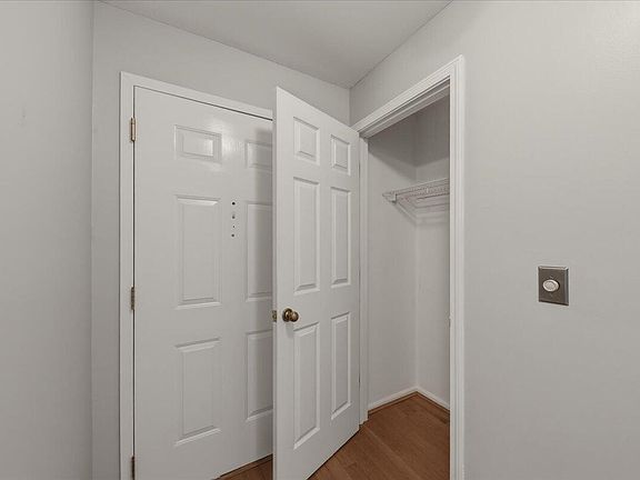 5th image of 624 Truman Ln Unit 105
