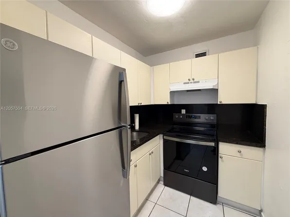 1860 SW 22nd St #4, Miami, FL 33145