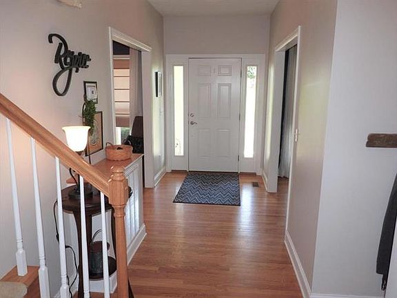 3rd image of 4838 Ivy Rose Dr