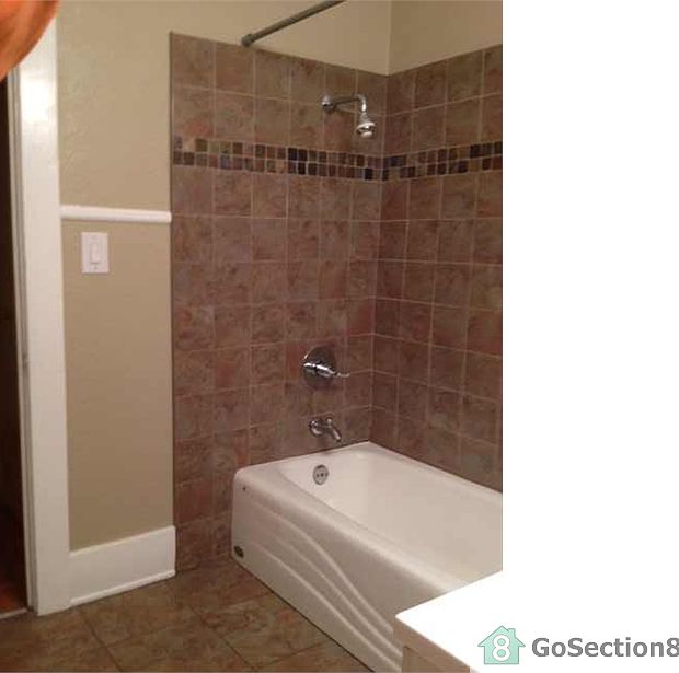 2nd image of 1815 W 47th St