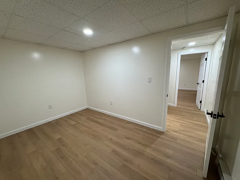4 Daytona St — Photo 18