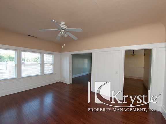 2nd image of 1009 Marin St