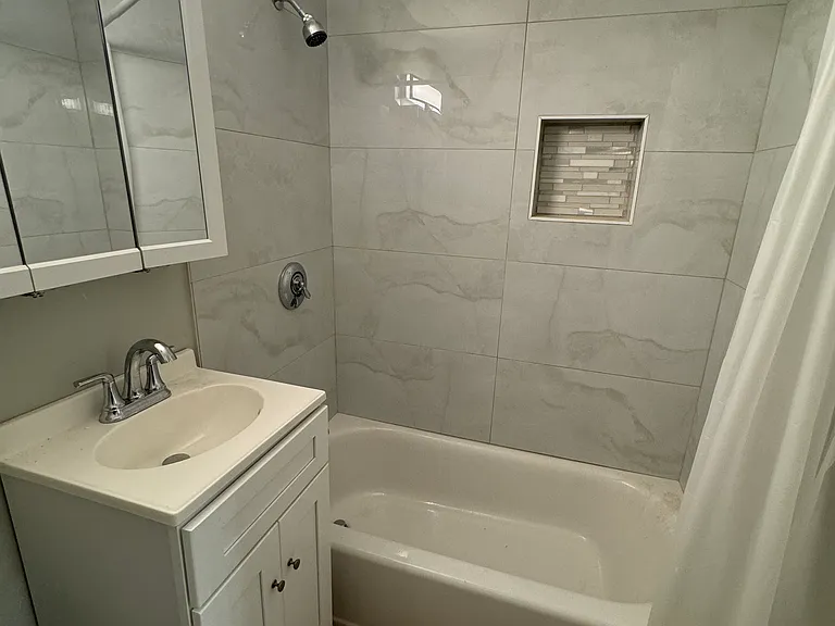 17 Creesy St — Photo 7