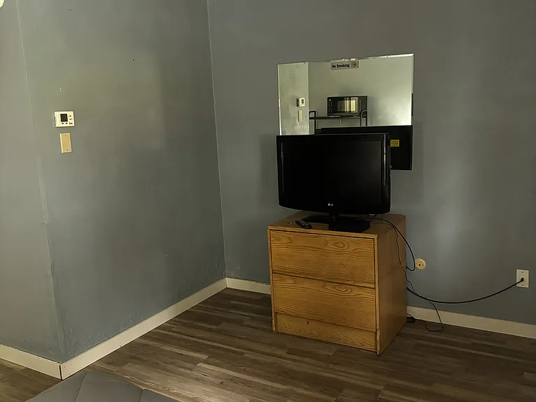 429 Somerset Ave #33 — Photo 2