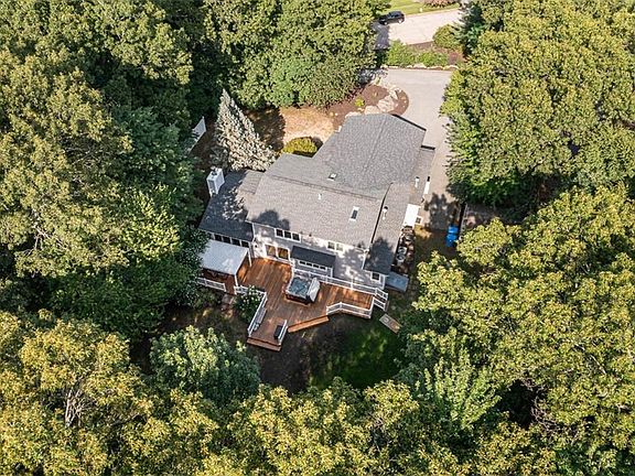 2nd image of 9 Eagle Nest Dr