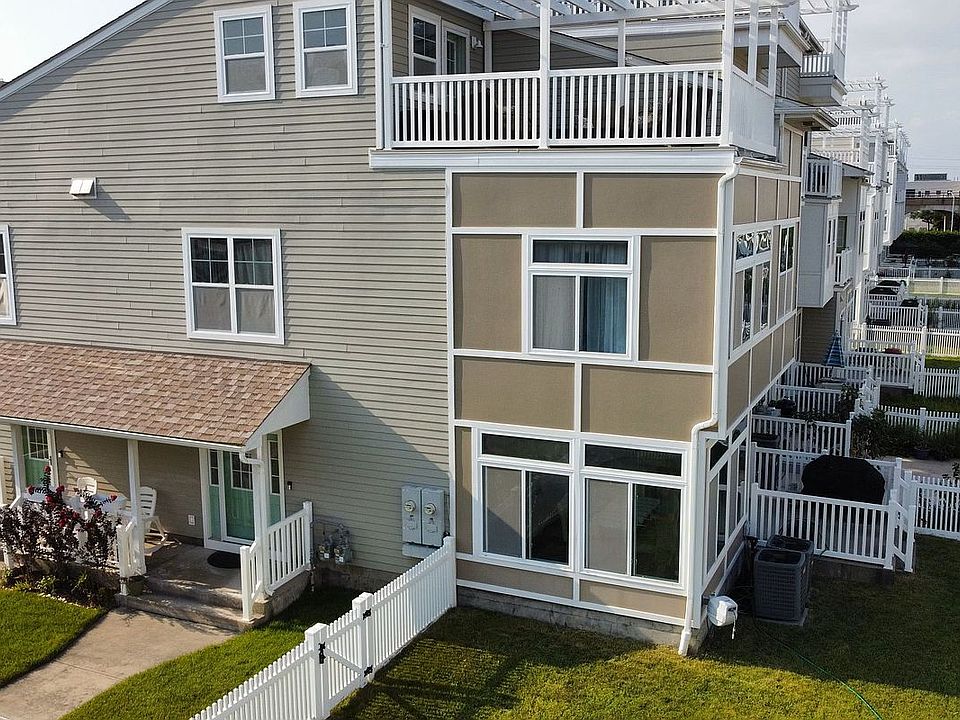 1st image of 168 Sea Grass Ln Floor 1