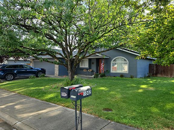 5th image of 1064 N Crestley Ave