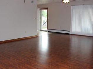 2141 Oakwood Dr, Hanover, PA 17331